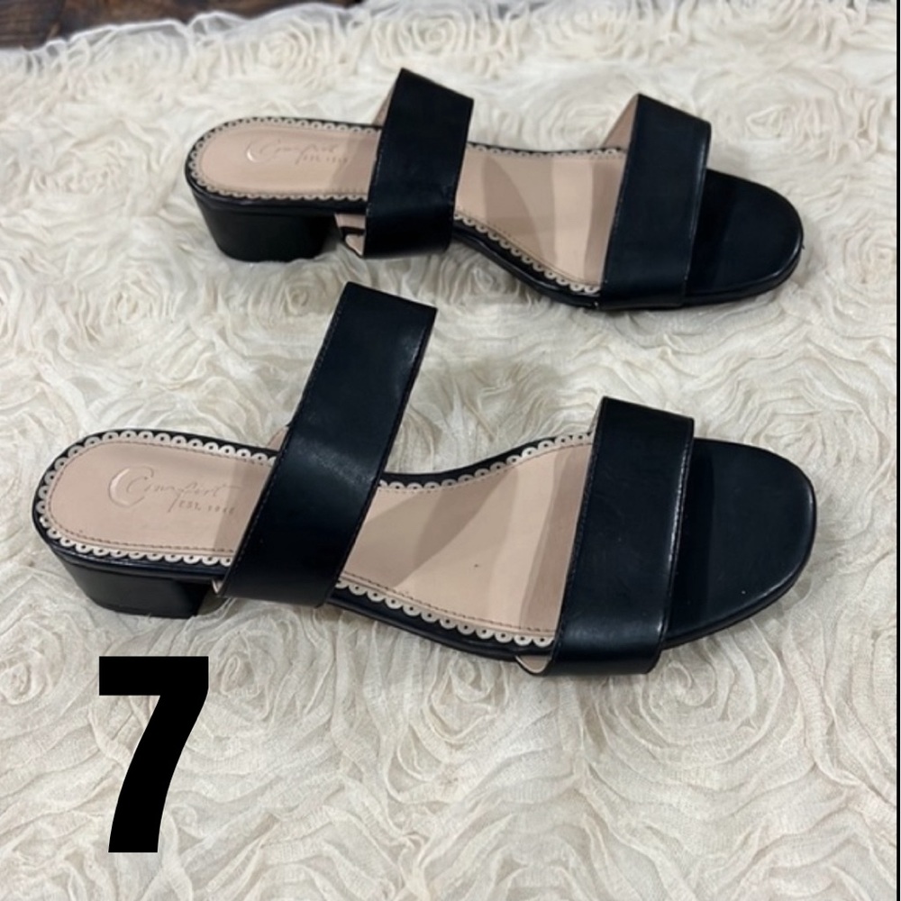 Black Comfort slide on sandals size 7